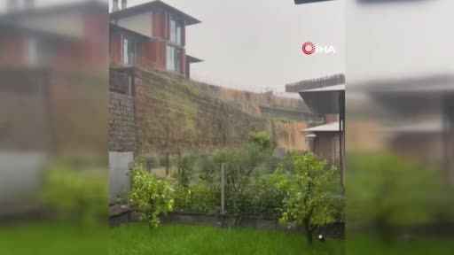 Beykoz Riva'da aşırı yağıştan dolayı evleri su bastı Beykoz Riva'da aşırı yağıştan dolayı evleri su bastı