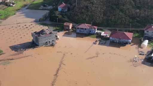 Sakarya Nehri taştı, tarım arazileri sular altında kaldı