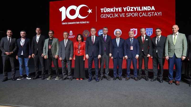 Başakşehir’de Türkiye Yüzyılı’nda Gençlik ve Spor Çalıştayı yapıldı