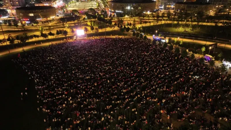 Milli takımın zaferi Başakşehir’de coşkuyla kutlandı