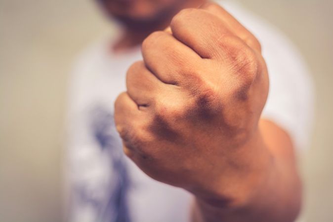 Yumruk sıkmanın ilginç faydası