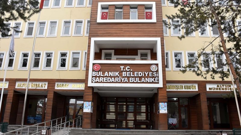 İçişleri Bakanlığı biri CHP’li 4 belediye başkanını görevden uzaklaştırıldı