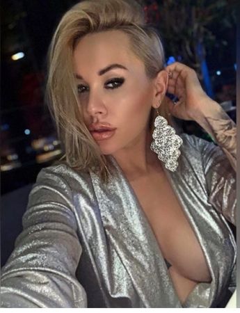 YENGENİN İÇ ÇAMAŞIRLI POZUYLA BAŞI DERTTE!