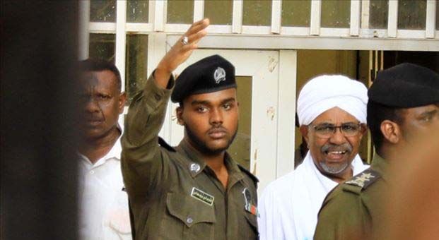 Sudan, Ömer el-Beşir’i Uluslararası Ceza Mahkemesine teslim edecek