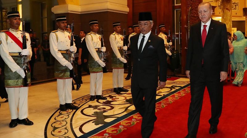 Cumhurbaşkanı Erdoğan Malezya Kralı Sultan Abdullah ile görüştü