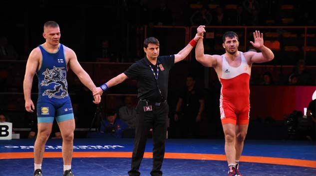 Milli güreşçi Cenk İldem Avrupa üçüncüsü oldu