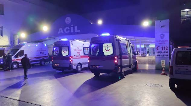 Denizli’de eski sevgilisi tarafından 5 yerinden bıçaklanan kadın ağır yaralandı Denizli’de eski sevgilisi tarafından 5 yerinden bıçaklanan kadın ağır yaralandı