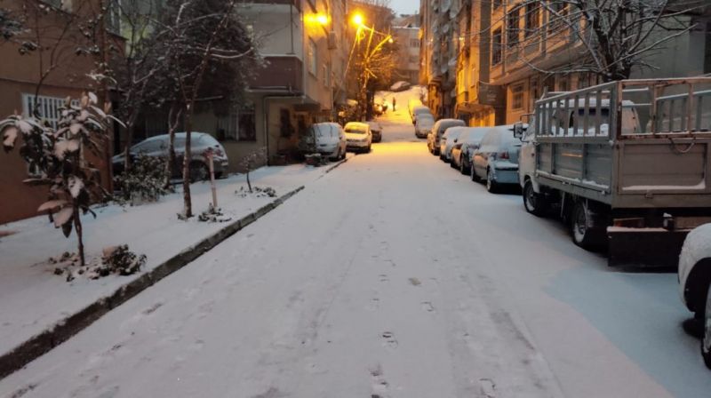 İSTANBUL’DA BEYAZ ÖRTÜ