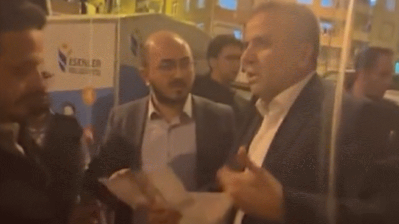 Sahte broşür dağıtan kişiler yakalandı Sahte broşür dağıtan kişiler yakalandı