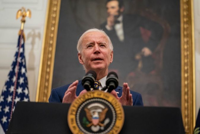 Biden ‘Başkan’ olarak ilk belgelerini imzaladı