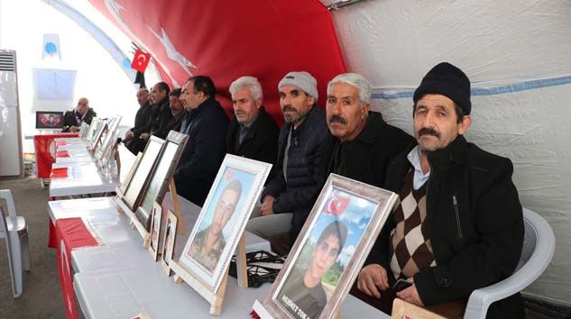 Diyarbakır annelerinin oturma eylemine bir aile daha katıldı