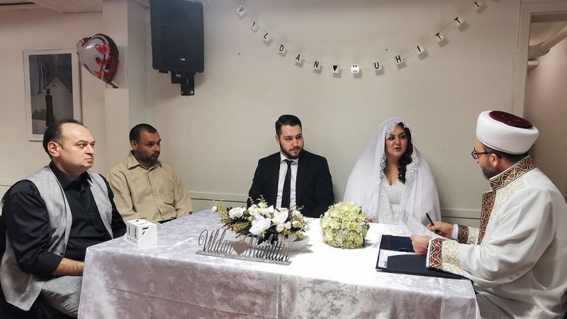 Danimarka’da Türk imamlar resmi nikah kıymaya başladı