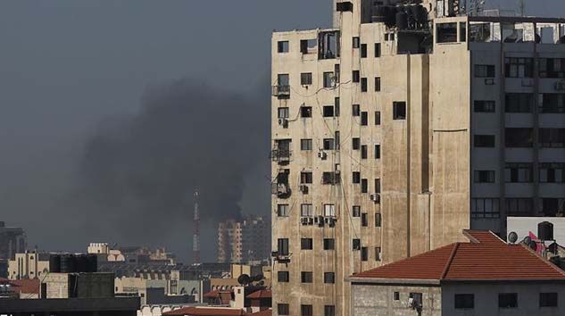 İsrail’den Gazze’de Hamas’a ait hedeflere hava saldırısı