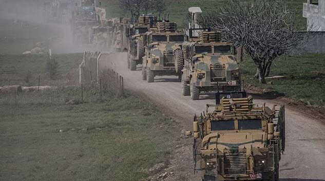 Komandolar vatandaşların okuduğu Fetih Suresi eşliğinde sınıra gitti