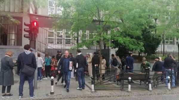 Uyuşturucu bağımlısı öğrenci dokuz kişiyi vurdu