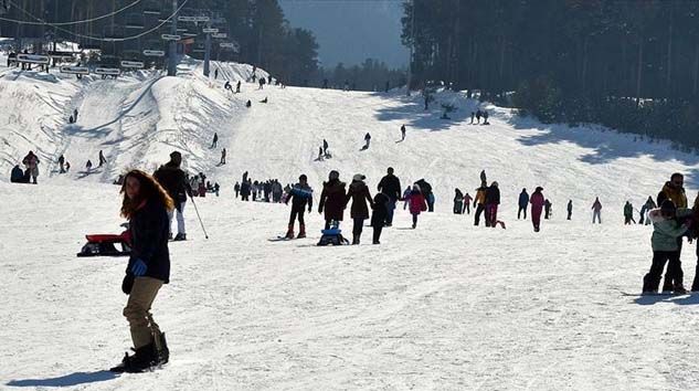 Cıbıltepe Kayak Merkezi’nde hafta sonu yoğunluğu