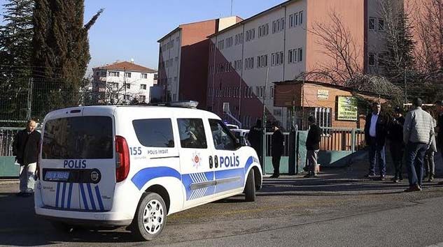 Güvenlik görevlisi okul müdürünü yaralayıp intihar girişiminde bulundu