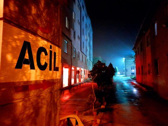 Yurtta karantinadaki 40 kişi gıda zehirlemesi şüphesiyle hastanelik oldu