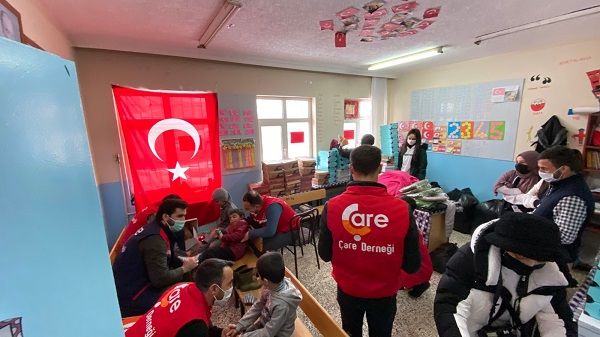 Çare Derneği’nden Bitlis Tatvan’da 120 Öğrenciye Kış Yardımı