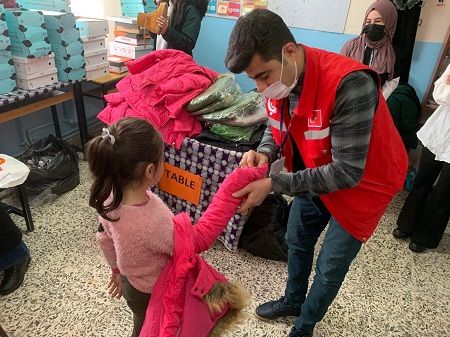 Çare Derneği’nden Bitlis Tatvan’da 120 Öğrenciye Kış Yardımı