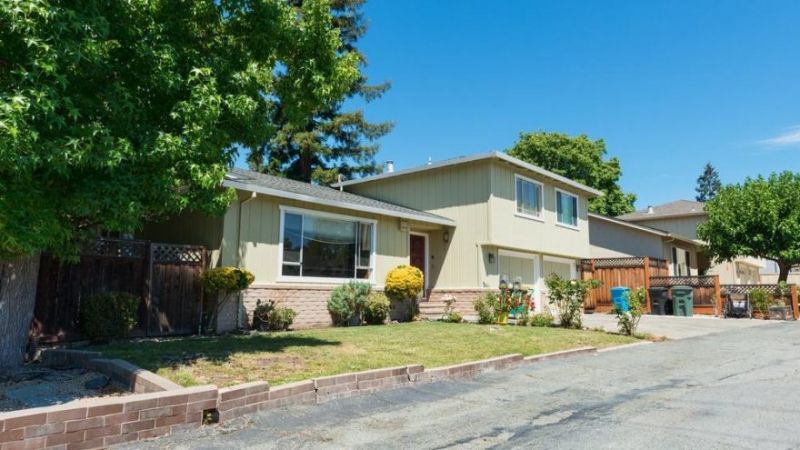 Bu mahallede yılda 500 bin dolar kazanan fakir sayılıyor