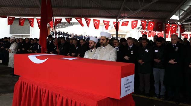 İdlib şehidi sözleşmeli er memleketi Gaziantep’te toprağa verildi