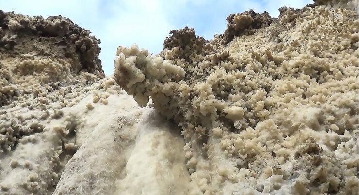 Nahçıvan’ın Muhteşem Tuz Nehri Ve Tuz Şelalesi