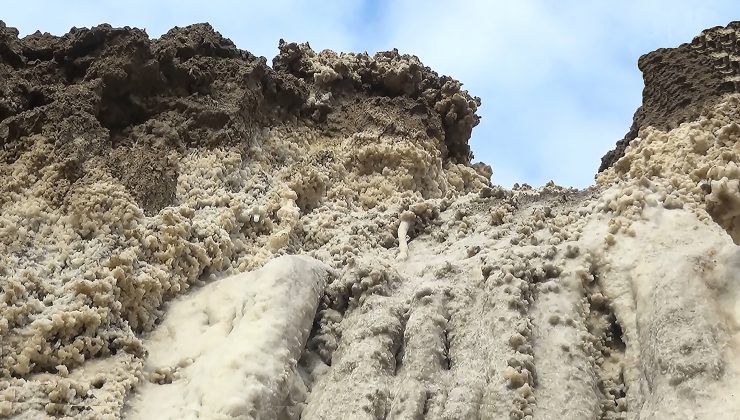 Nahçıvan’ın Muhteşem Tuz Nehri Ve Tuz Şelalesi