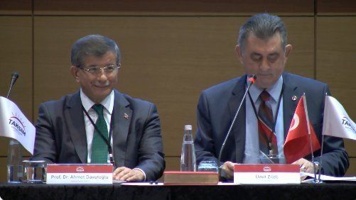 Bu ne perhiz bu ne lahana turşusu! Davutoğlu’nun programında skandal isimler