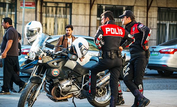 Polislere yeni mesai düzeni!