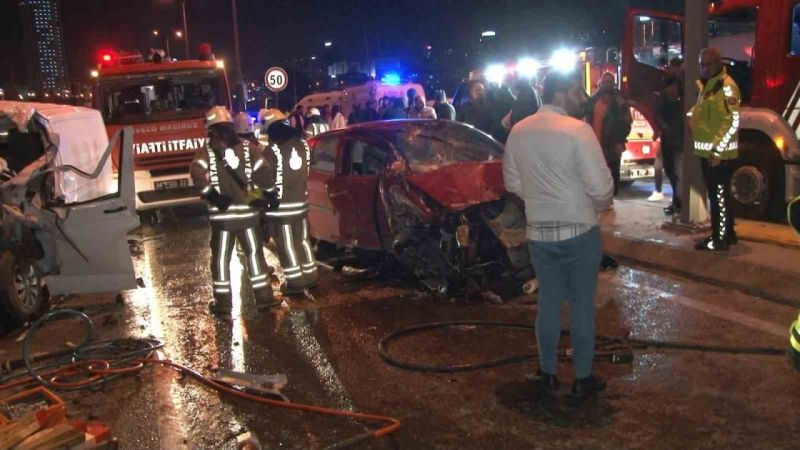Bağcılar’da refüjü aşan ehliyetsiz sürücü facia yaşattı: 1 ölü, 2 yaralı