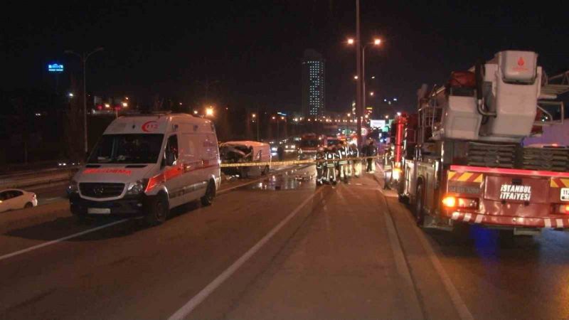 Bağcılar’da refüjü aşan ehliyetsiz sürücü facia yaşattı: 1 ölü, 2 yaralı