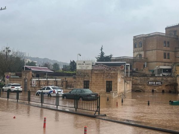 Şanlıurfa’da felaket! Dalgıçlar kayıp 7 kişiyi arıyor