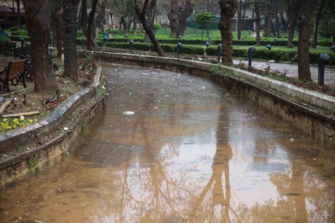 Selin vurduğu Balıklıgöl çamurla kaplandı