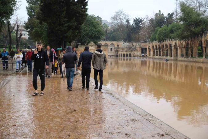 Selin vurduğu Balıklıgöl çamurla kaplandı