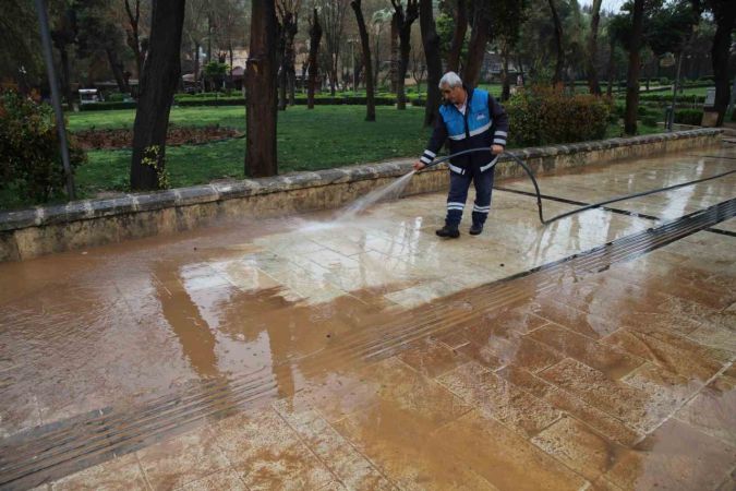 Selin vurduğu Balıklıgöl çamurla kaplandı