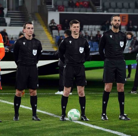 Medipol Başakşehir tur için Gent'i ağırlıyor Medipol Başakşehir tur için Gent'i ağırlıyor