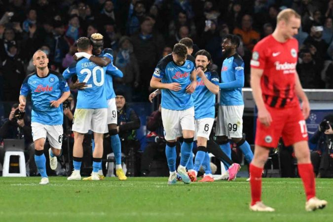 Napoli, Şampiyonlar Ligi’nde ilk kez çeyrek finalde