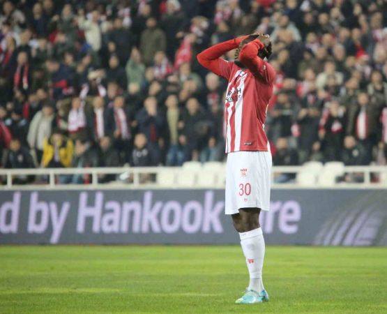 Sivasspor evinde Fiorentina'dan fark yedi.