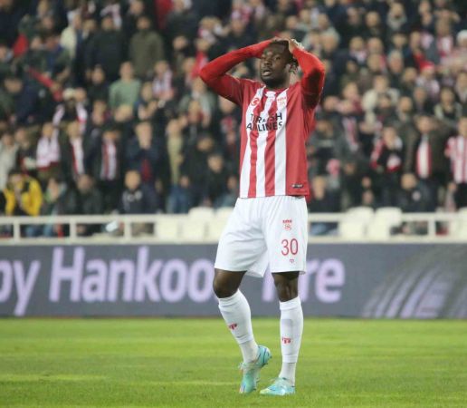 Sivasspor evinde Fiorentina'dan fark yedi.