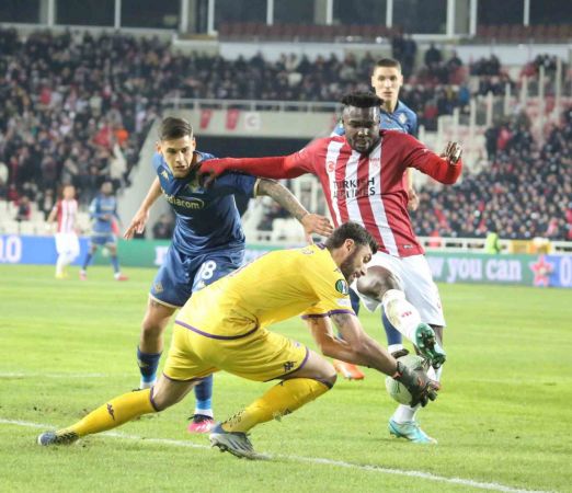 Sivasspor evinde Fiorentina'dan fark yedi.