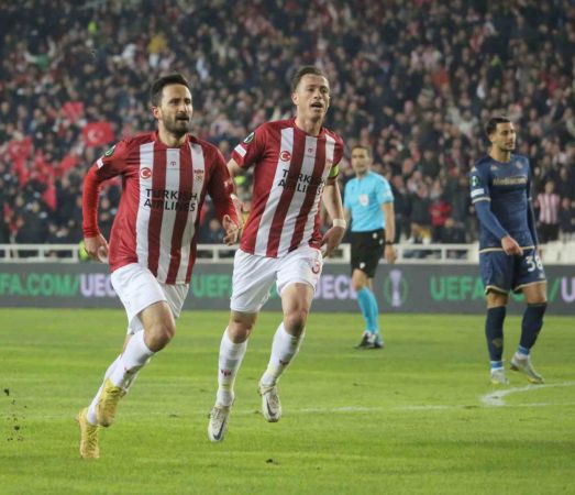 Sivasspor evinde Fiorentina'dan fark yedi.