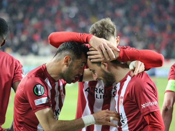 Sivasspor evinde Fiorentina'dan fark yedi.