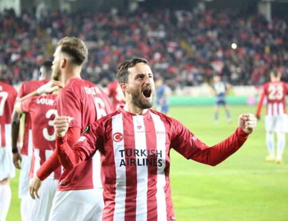 Sivasspor evinde Fiorentina'dan fark yedi.