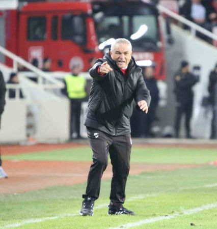 Sivasspor evinde Fiorentina'dan fark yedi.