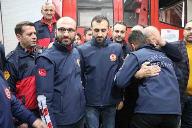 Selde yüzerek kurtulan itfaiye erleri Sait Sayar, Abdulgani Aslan ve Bülent Bulut o anları anlattı Selde yüzerek kurtulan itfaiye erleri Sait Sayar, Abdulgani Aslan ve Bülent Bulut o anları anlattı