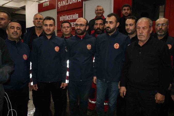 Selde yüzerek kurtulan itfaiye erleri Sait Sayar, Abdulgani Aslan ve Bülent Bulut o anları anlattı Selde yüzerek kurtulan itfaiye erleri Sait Sayar, Abdulgani Aslan ve Bülent Bulut o anları anlattı