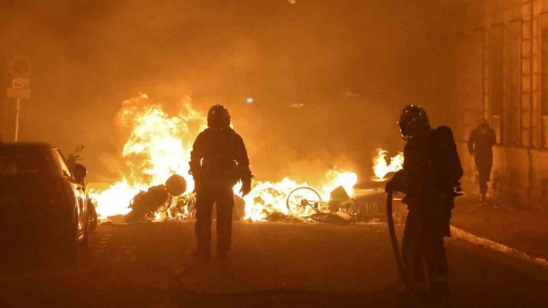 Fransa’da emeklilik reformu protestolarında 310 gözaltı