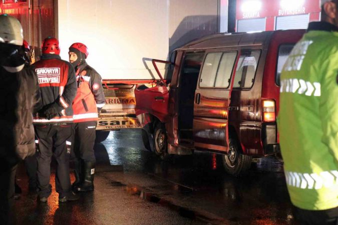 Sakarya'daki kazada Erol Tozan hayatını kaybetti Sakarya'daki kazada Erol Tozan hayatını kaybetti
