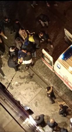 Galata’da dehşet anları kamerada: Otomobil yayaların arasına daldı Galata’da dehşet anları kamerada: Otomobil yayaların arasına daldı